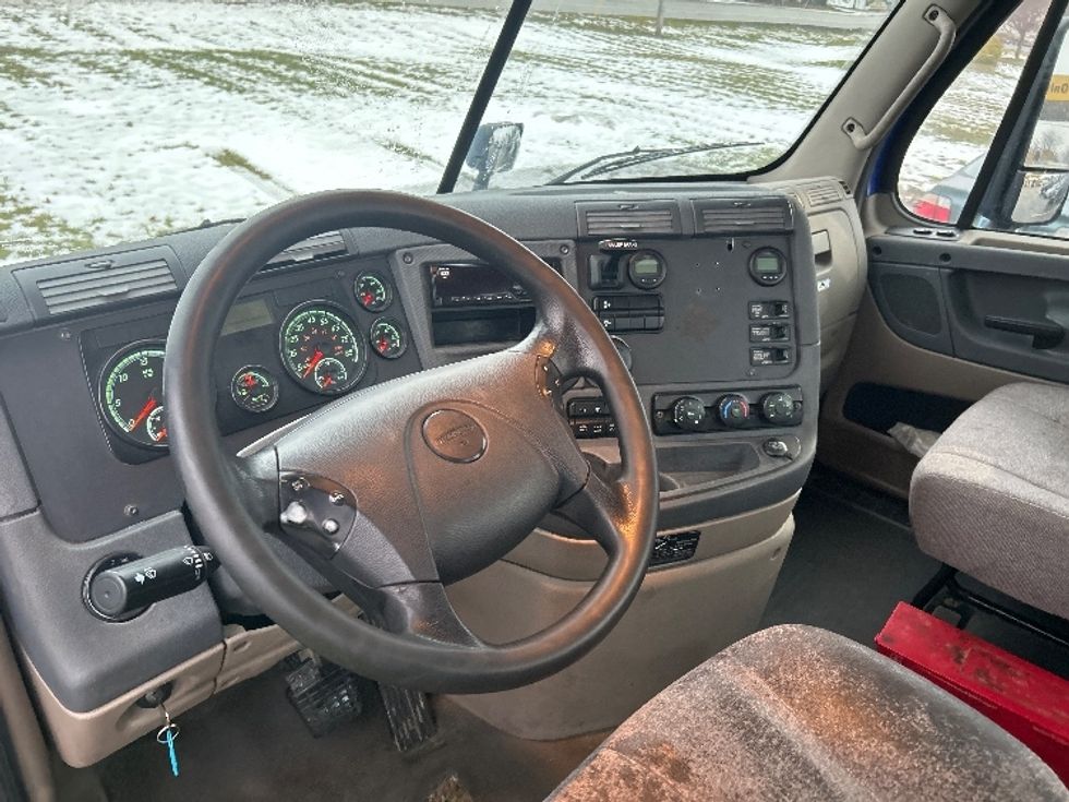 Day Cab Tractor-Heavy Duty Tractors-Freightliner-2020-Cascadia 11364ST-Elkhart-IN-433,714\n\t\tmiles-$ 40,250 - Image 10