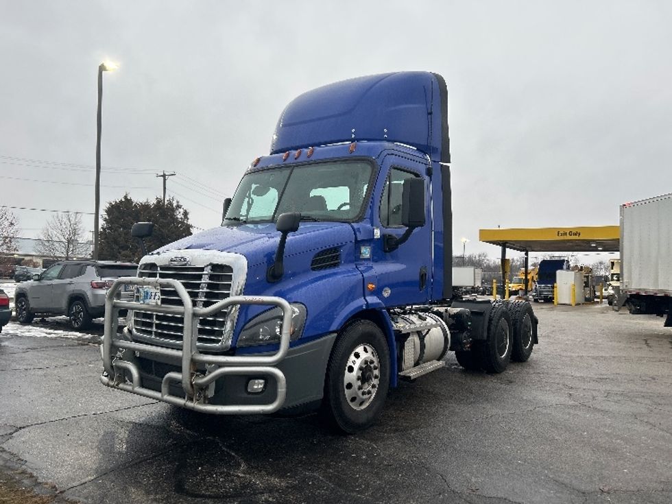Day Cab Tractor-Heavy Duty Tractors-Freightliner-2020-Cascadia 11364ST-Elkhart-IN-433,714\n\t\tmiles-$ 40,250 - Image 3