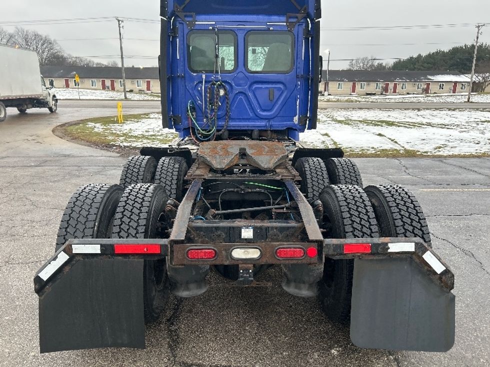 Day Cab Tractor-Heavy Duty Tractors-Freightliner-2020-Cascadia 11364ST-Elkhart-IN-433,714\n\t\tmiles-$ 40,250 - Image 6
