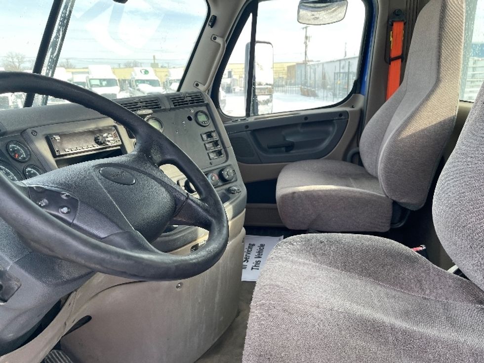 Day Cab Tractor-Heavy Duty Tractors-Freightliner-2020-Cascadia 11364ST-Elkhart-IN-436,241\n\t\tmiles-$ 40,250 - Image 10