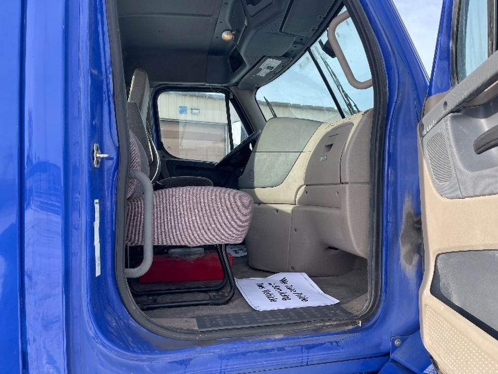 Day Cab Tractor-Heavy Duty Tractors-Freightliner-2020-Cascadia 11364ST-Elkhart-IN-436,241\n\t\tmiles-$ 40,250 - Image 12