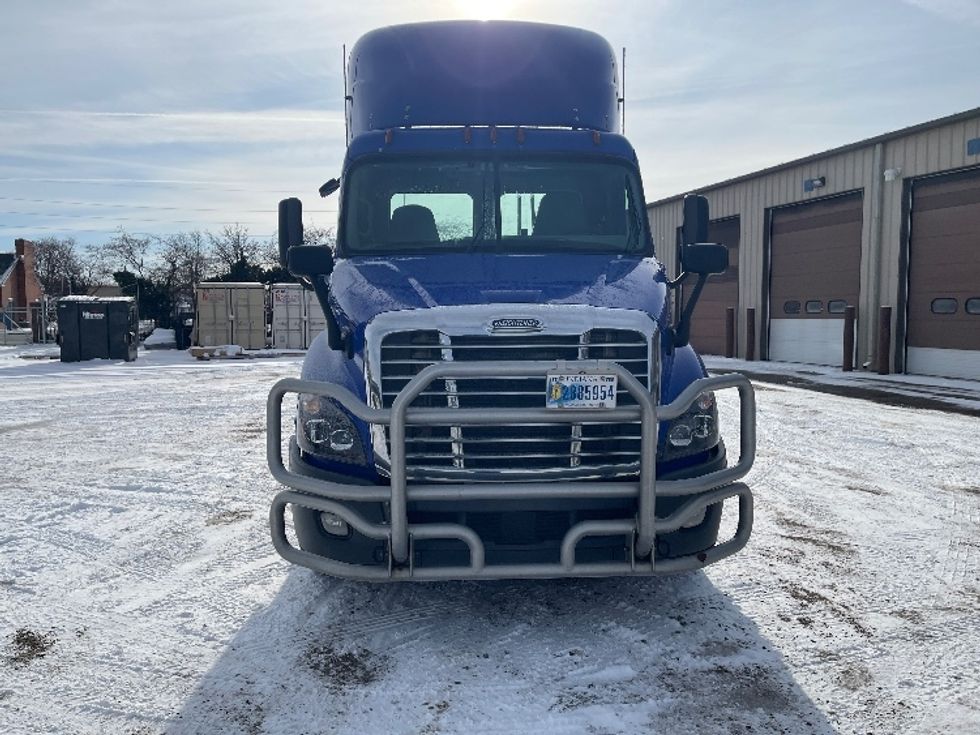 Day Cab Tractor-Heavy Duty Tractors-Freightliner-2020-Cascadia 11364ST-Elkhart-IN-436,241\n\t\tmiles-$ 40,250 - Image 2