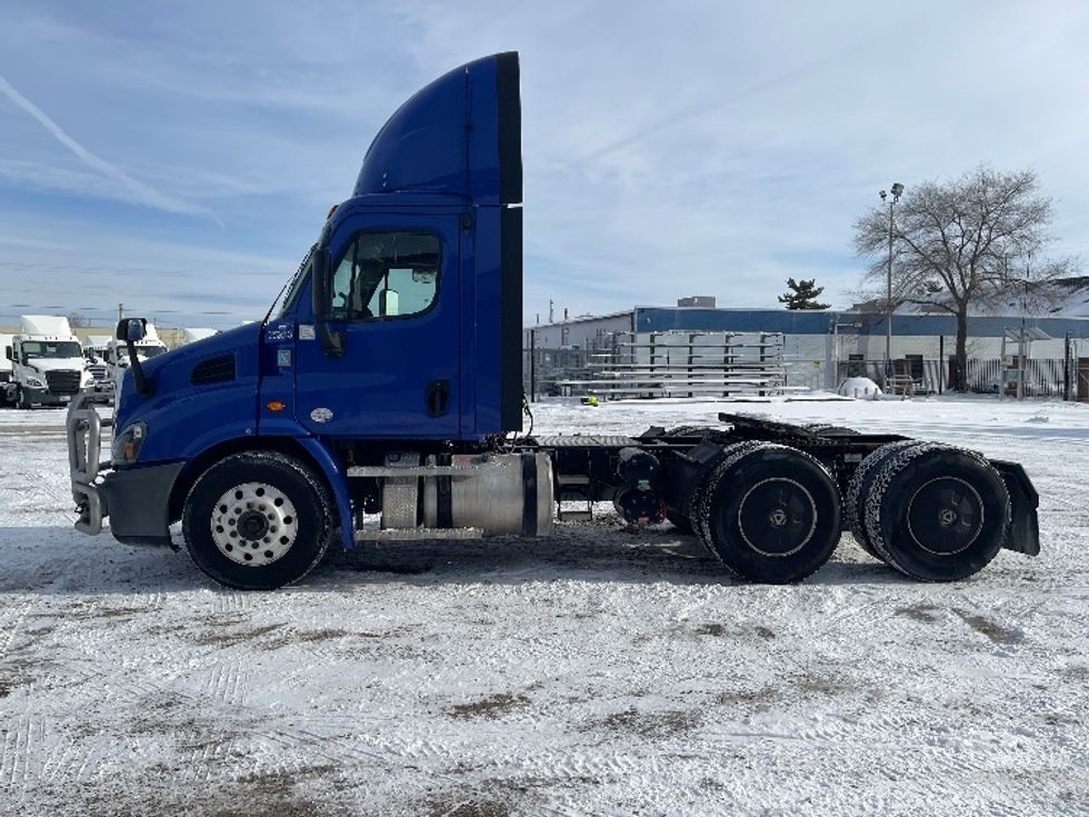 Day Cab Tractor-Heavy Duty Tractors-Freightliner-2020-Cascadia 11364ST-Elkhart-IN-436,241\n\t\tmiles-$ 40,250 - Image 4