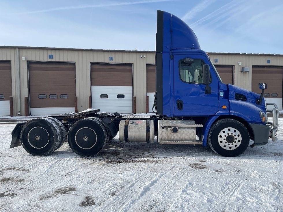 Day Cab Tractor-Heavy Duty Tractors-Freightliner-2020-Cascadia 11364ST-Elkhart-IN-436,241\n\t\tmiles-$ 40,250 - Image 8