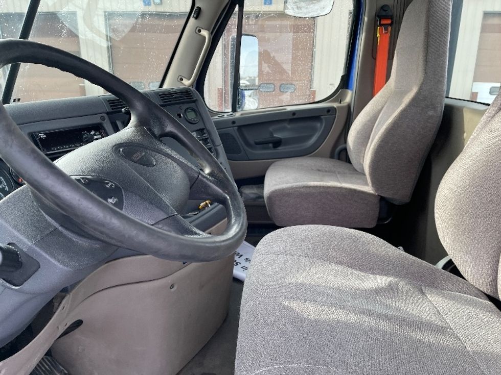 Day Cab Tractor-Heavy Duty Tractors-Freightliner-2020-Cascadia 11364ST-Elkhart-IN-445,882\n\t\tmiles-$ 39,500 - Image 10