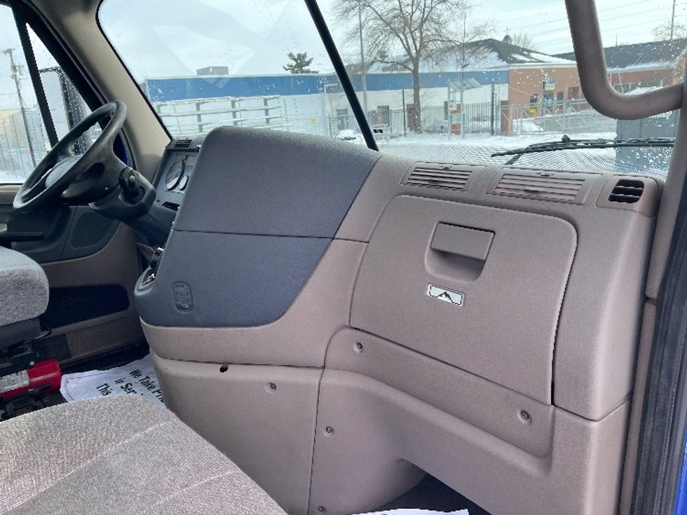 Day Cab Tractor-Heavy Duty Tractors-Freightliner-2020-Cascadia 11364ST-Elkhart-IN-445,882\n\t\tmiles-$ 39,500 - Image 13