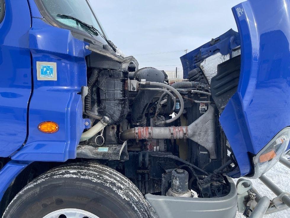 Day Cab Tractor-Heavy Duty Tractors-Freightliner-2020-Cascadia 11364ST-Elkhart-IN-445,882\n\t\tmiles-$ 39,500 - Image 15