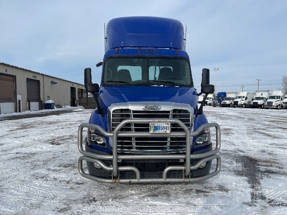 Day Cab Tractor-Heavy Duty Tractors-Freightliner-2020-Cascadia 11364ST-Elkhart-IN-445,882\n\t\tmiles-$ 39,500 - Image 2
