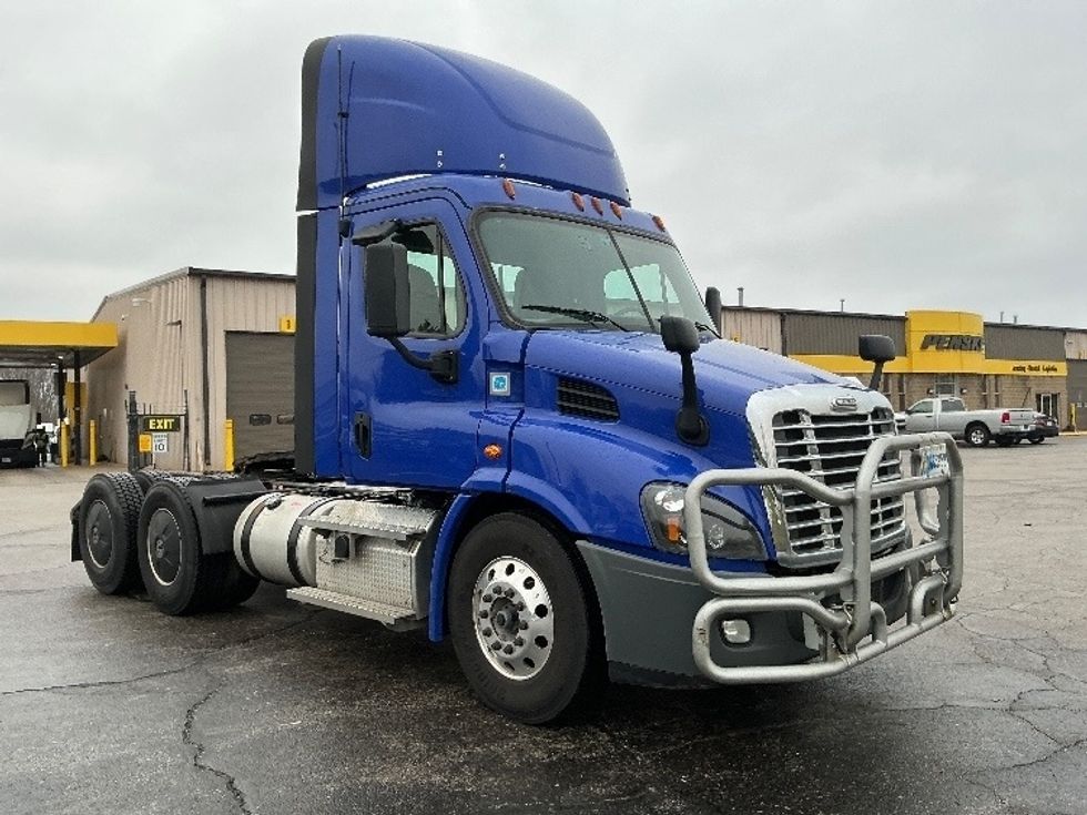 Day Cab Tractor-Heavy Duty Tractors-Freightliner-2020-Cascadia 11364ST-Elkhart-IN-462,703\n\t\tmiles-$ 38,750 - Image 1