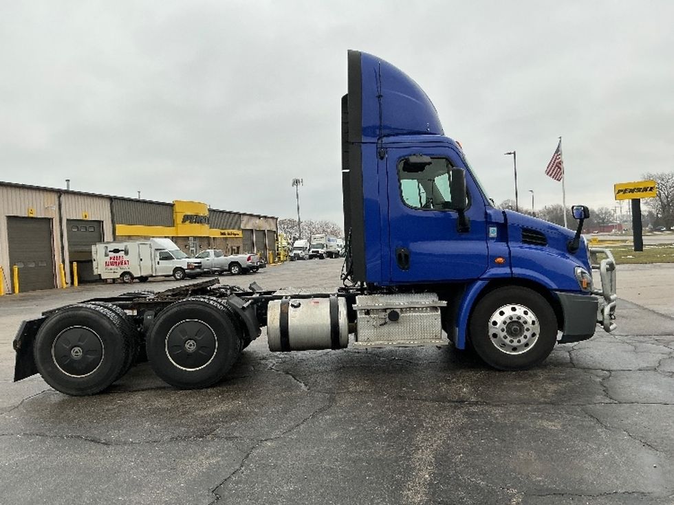 Day Cab Tractor-Heavy Duty Tractors-Freightliner-2020-Cascadia 11364ST-Elkhart-IN-462,703\n\t\tmiles-$ 38,750 - Image 8