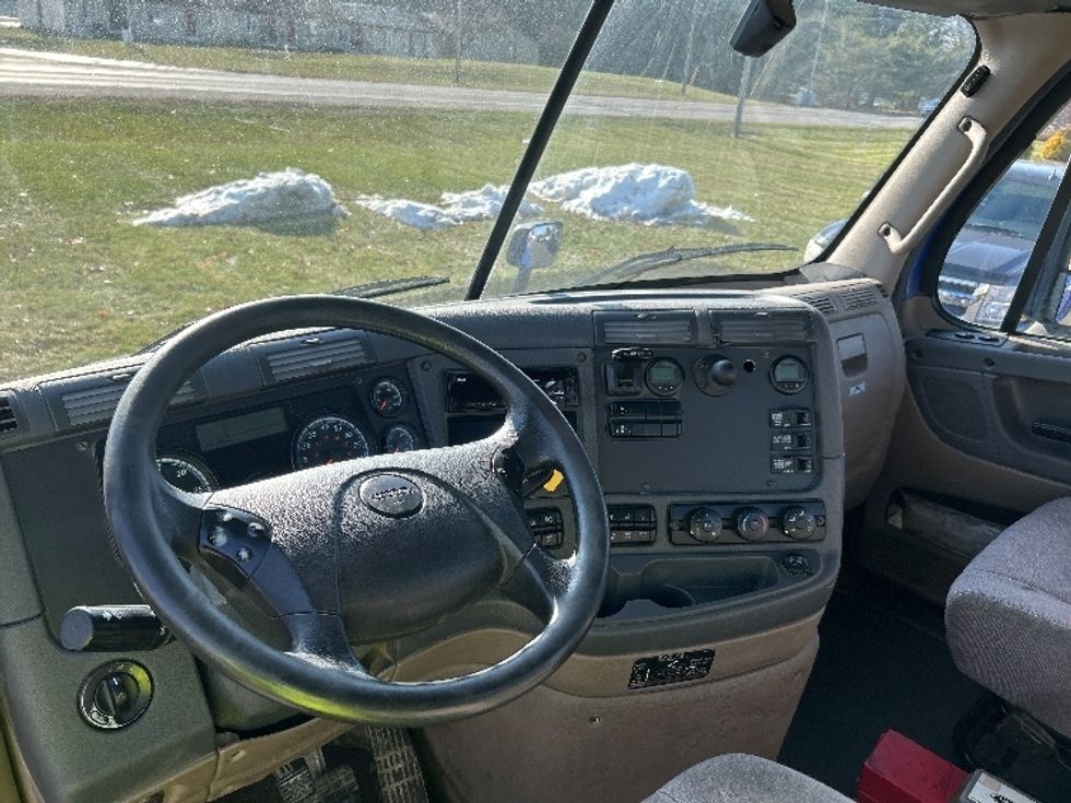 Day Cab Tractor-Heavy Duty Tractors-Freightliner-2020-Cascadia 11364ST-Elkhart-IN-462,756\n\t\tmiles-$ 38,000 - Image 10