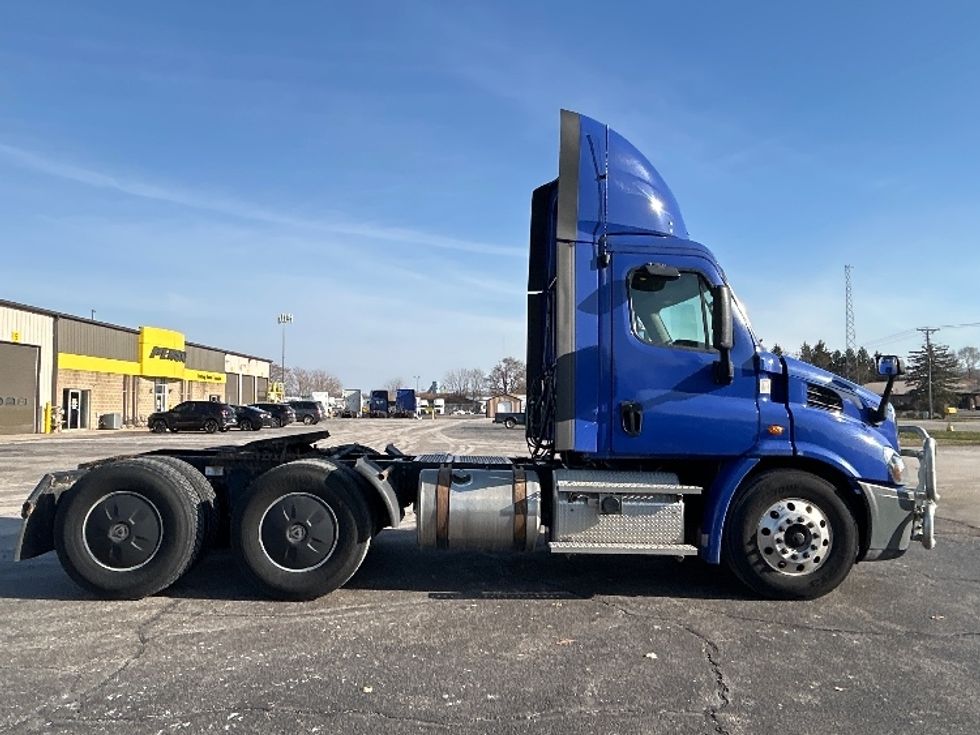 Day Cab Tractor-Heavy Duty Tractors-Freightliner-2020-Cascadia 11364ST-Elkhart-IN-462,756\n\t\tmiles-$ 38,000 - Image 8