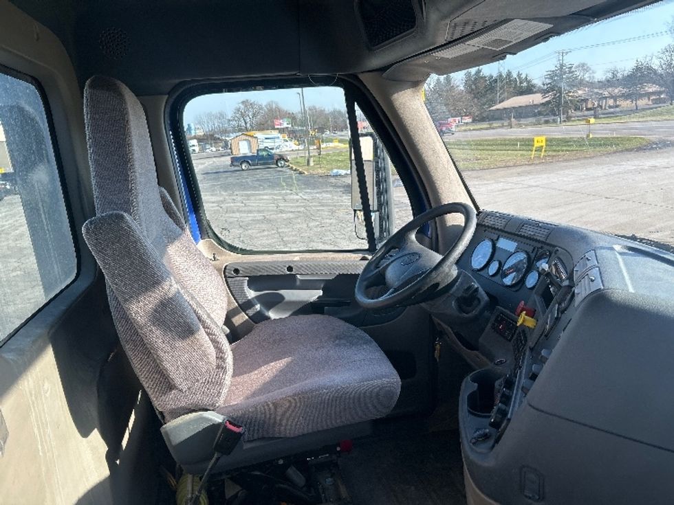 Day Cab Tractor-Heavy Duty Tractors-Freightliner-2020-Cascadia 11364ST-Elkhart-IN-463,791\n\t\tmiles-$ 38,000 - Image 14