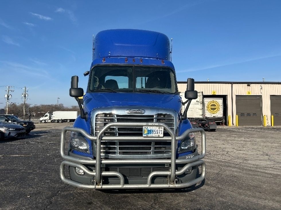 Day Cab Tractor-Heavy Duty Tractors-Freightliner-2020-Cascadia 11364ST-Elkhart-IN-463,791\n\t\tmiles-$ 38,000 - Image 2