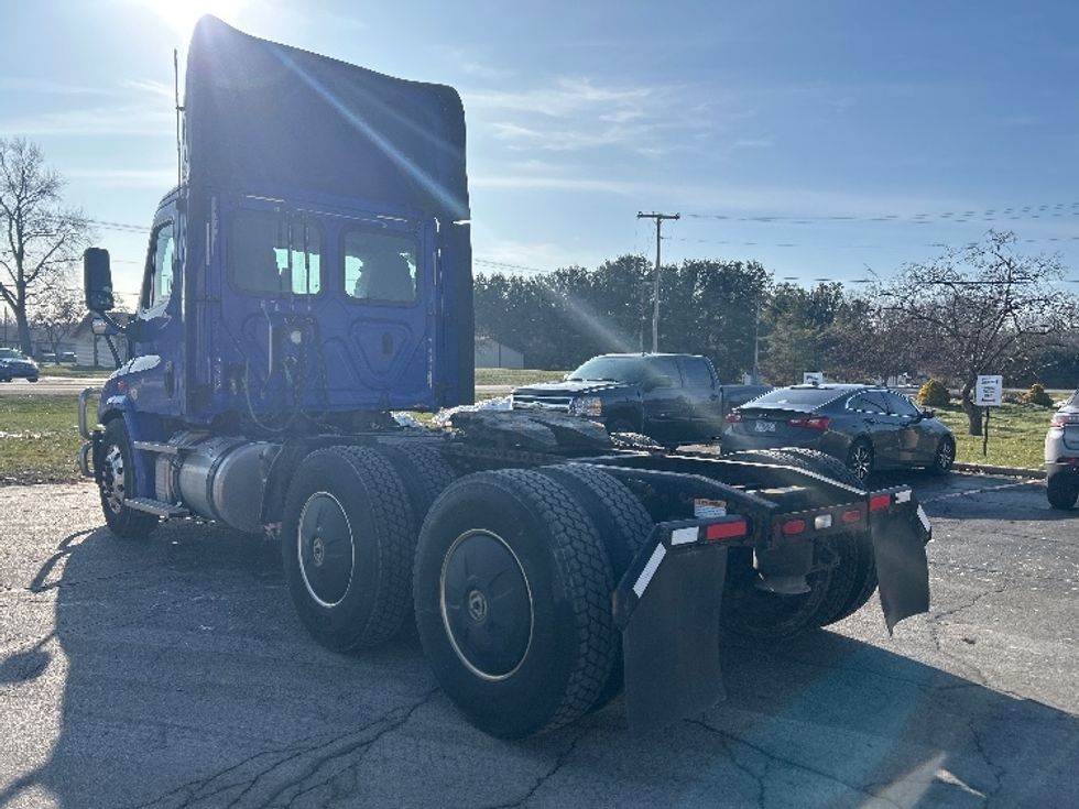 Day Cab Tractor-Heavy Duty Tractors-Freightliner-2020-Cascadia 11364ST-Elkhart-IN-463,791\n\t\tmiles-$ 38,000 - Image 5