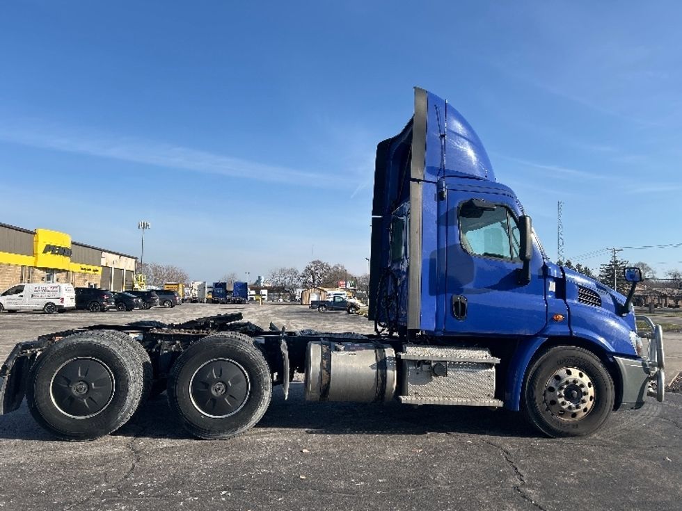 Day Cab Tractor-Heavy Duty Tractors-Freightliner-2020-Cascadia 11364ST-Elkhart-IN-463,791\n\t\tmiles-$ 38,000 - Image 8