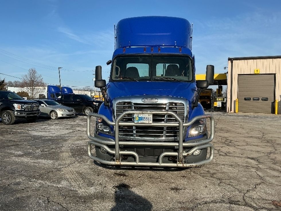 Day Cab Tractor-Heavy Duty Tractors-Freightliner-2020-Cascadia 11364ST-Elkhart-IN-468,252\n\t\tmiles-$ 34,250 - Image 2