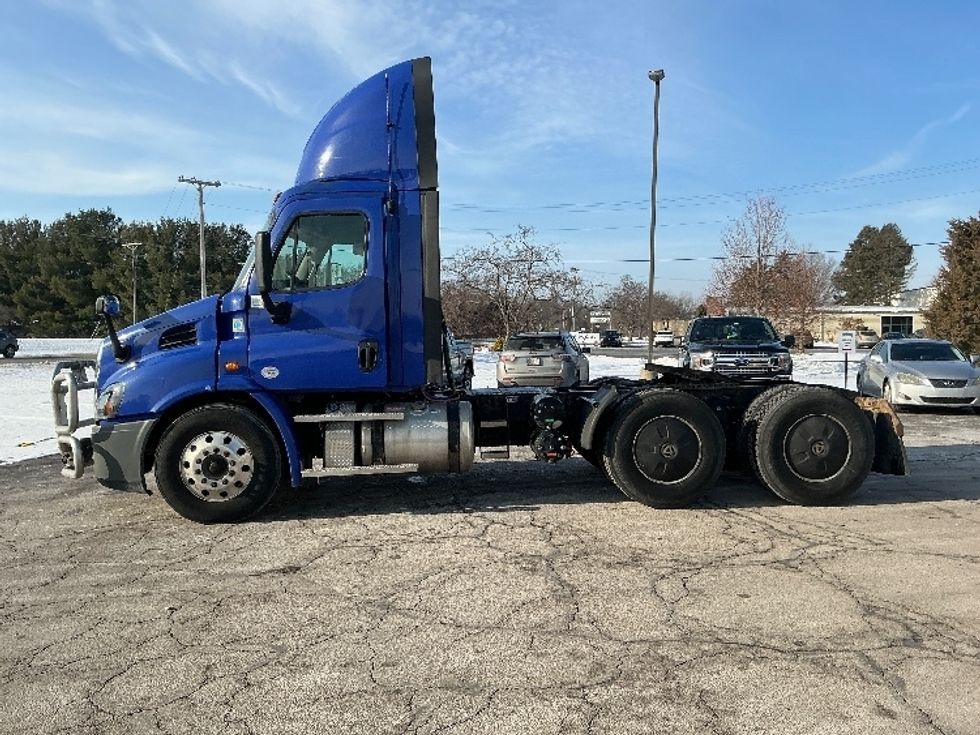 Day Cab Tractor-Heavy Duty Tractors-Freightliner-2020-Cascadia 11364ST-Elkhart-IN-468,252\n\t\tmiles-$ 34,250 - Image 4
