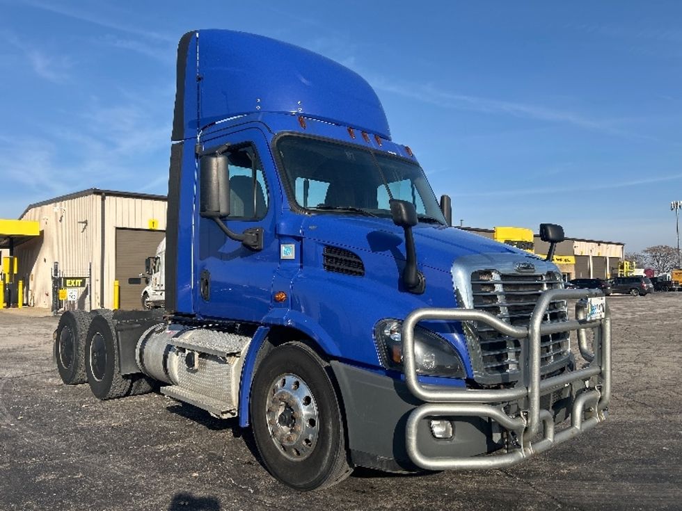 Day Cab Tractor-Heavy Duty Tractors-Freightliner-2020-Cascadia 11364ST-Elkhart-IN-472,066\n\t\tmiles-$ 37,250 - Image 1