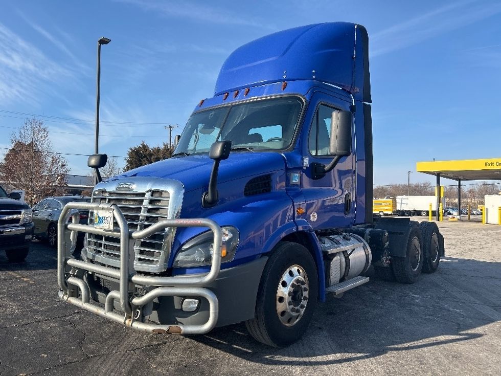 Day Cab Tractor-Heavy Duty Tractors-Freightliner-2020-Cascadia 11364ST-Elkhart-IN-472,066\n\t\tmiles-$ 37,250 - Image 3