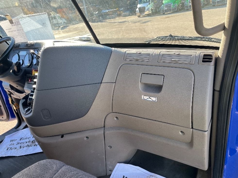 Day Cab Tractor-Heavy Duty Tractors-Freightliner-2020-Cascadia 11364ST-Elkhart-IN-474,338\n\t\tmiles-$ 37,000 - Image 13