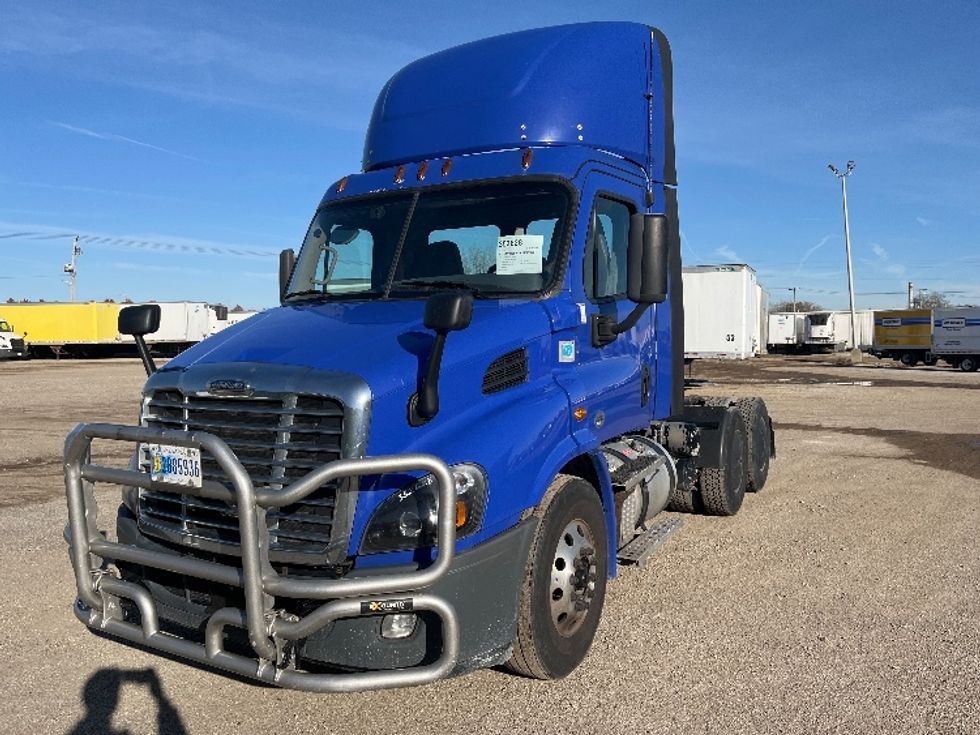 Day Cab Tractor-Heavy Duty Tractors-Freightliner-2020-Cascadia 11364ST-Elkhart-IN-474,338\n\t\tmiles-$ 37,000 - Image 3