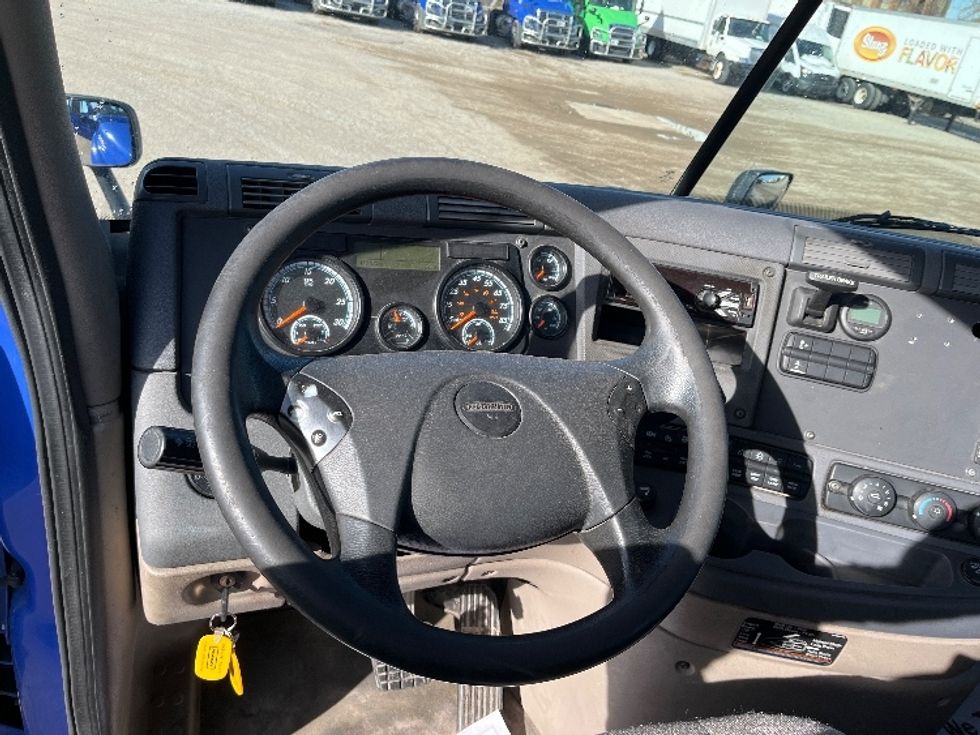Day Cab Tractor-Heavy Duty Tractors-Freightliner-2020-Cascadia 11364ST-Elkhart-IN-477,123\n\t\tmiles-$ 36,750 - Image 11
