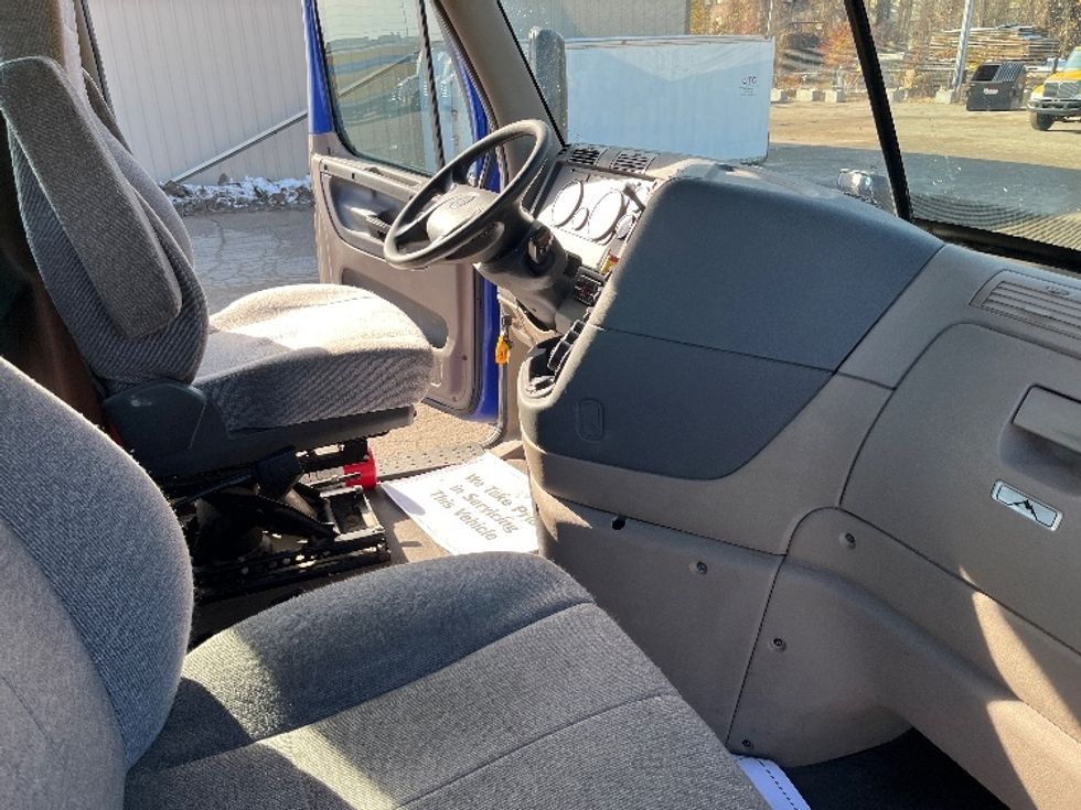 Day Cab Tractor-Heavy Duty Tractors-Freightliner-2020-Cascadia 11364ST-Elkhart-IN-477,123\n\t\tmiles-$ 36,750 - Image 14