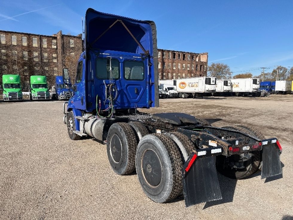 Day Cab Tractor-Heavy Duty Tractors-Freightliner-2020-Cascadia 11364ST-Elkhart-IN-477,123\n\t\tmiles-$ 36,750 - Image 5