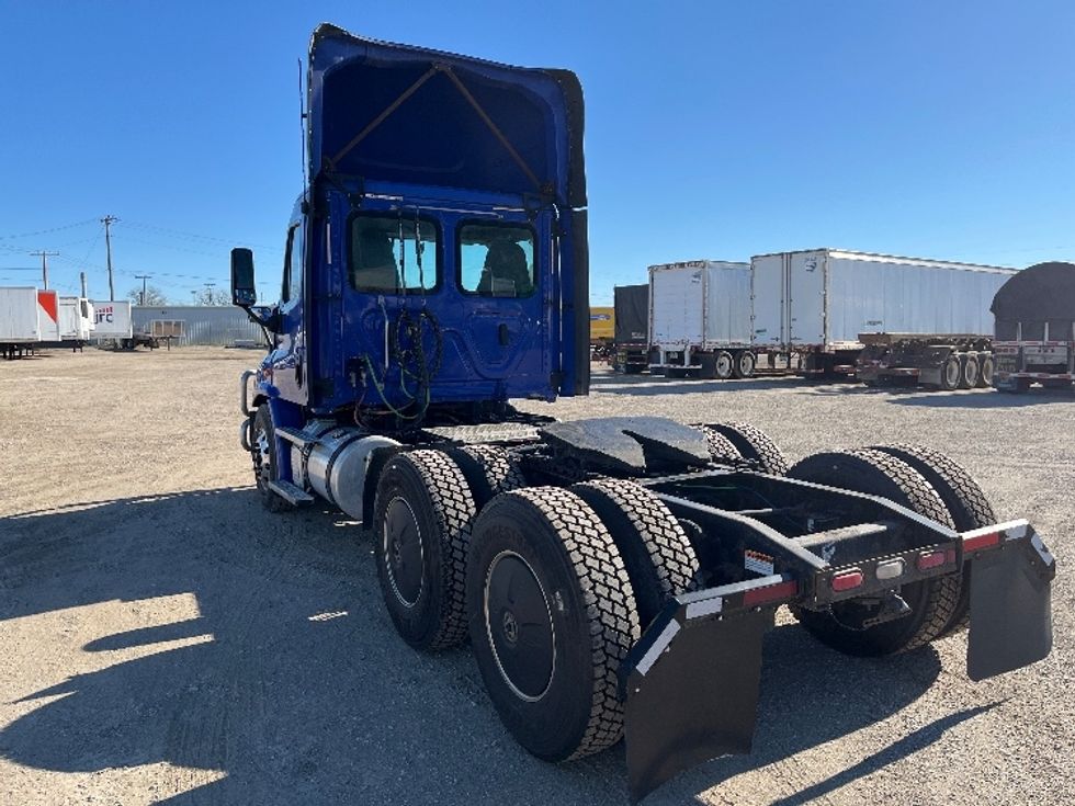 Day Cab Tractor-Heavy Duty Tractors-Freightliner-2020-Cascadia 11364ST-Elkhart-IN-498,091\n\t\tmiles-$ 35,000 - Image 5