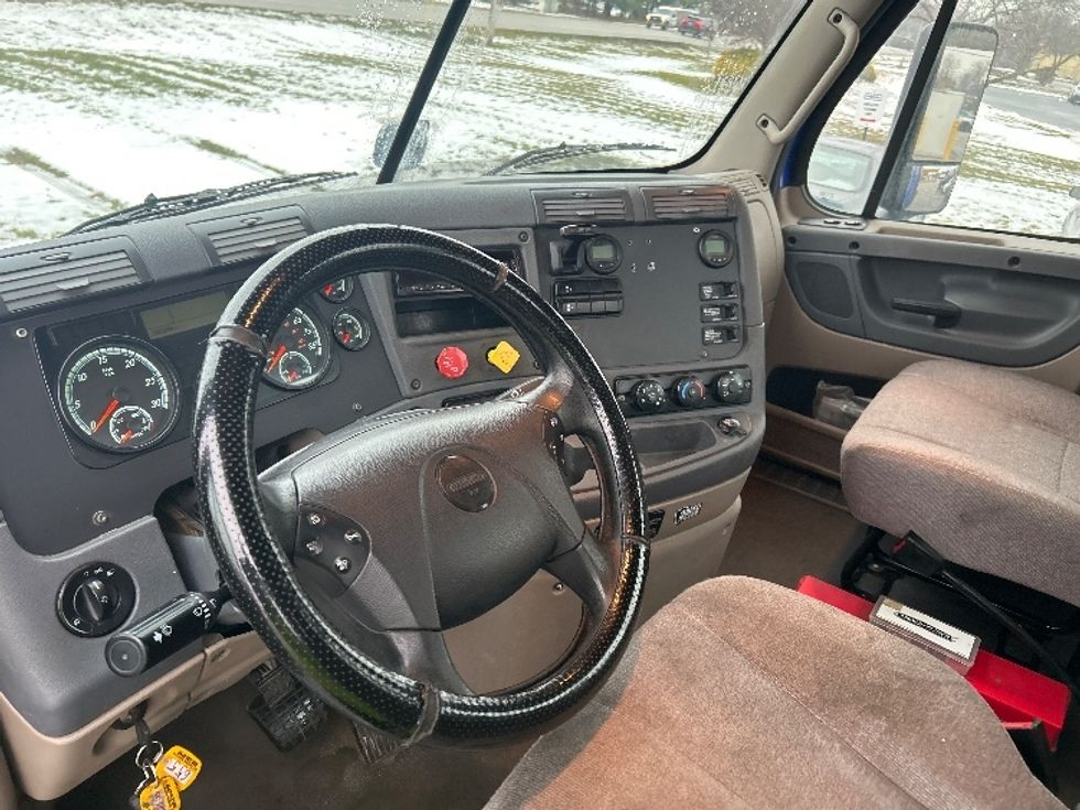 Day Cab Tractor-Heavy Duty Tractors-Freightliner-2020-Cascadia 11364ST-Elkhart-IN-500,187\n\t\tmiles-$ 36,250 - Image 10