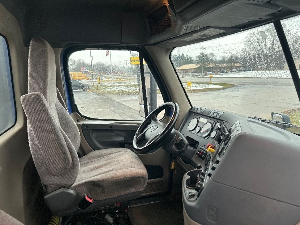 Day Cab Tractor-Heavy Duty Tractors-Freightliner-2020-Cascadia 11364ST-Elkhart-IN-500,187\n\t\tmiles-$ 36,250 - Image 14