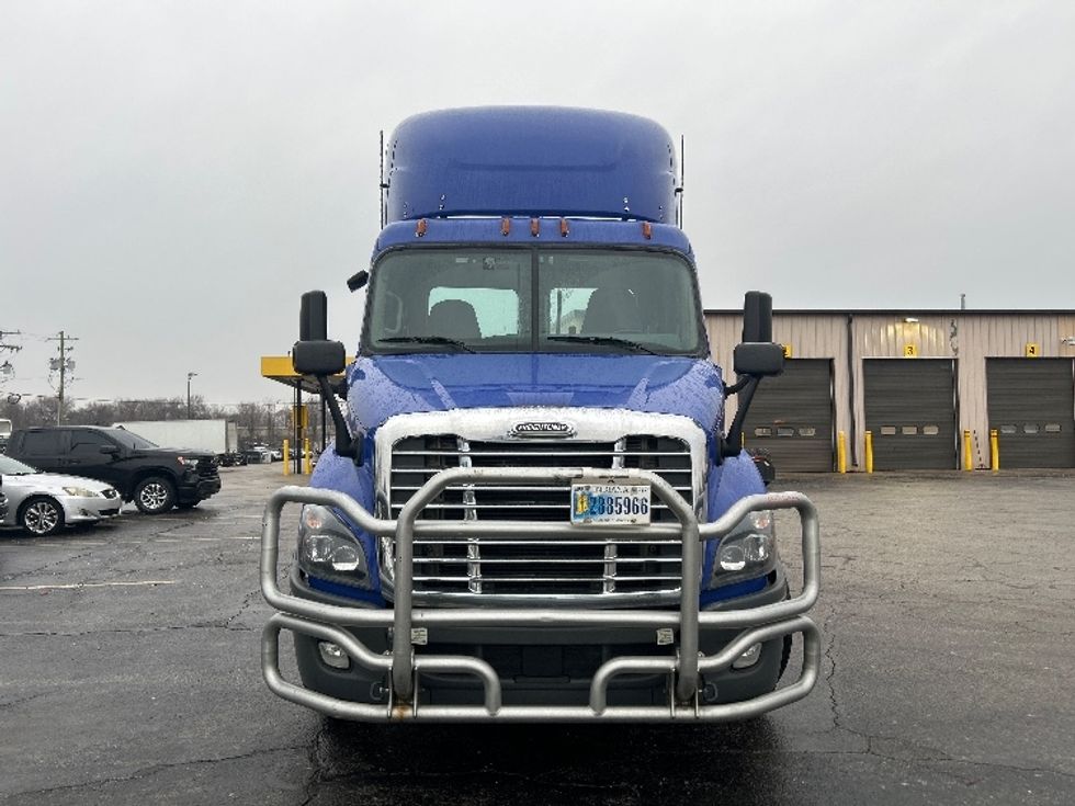 Day Cab Tractor-Heavy Duty Tractors-Freightliner-2020-Cascadia 11364ST-Elkhart-IN-500,187\n\t\tmiles-$ 36,250 - Image 2