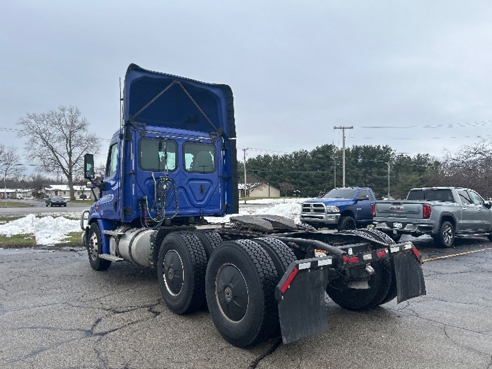 Day Cab Tractor-Heavy Duty Tractors-Freightliner-2020-Cascadia 11364ST-Elkhart-IN-527,100\n\t\tmiles-$ 32,500 - Image 5