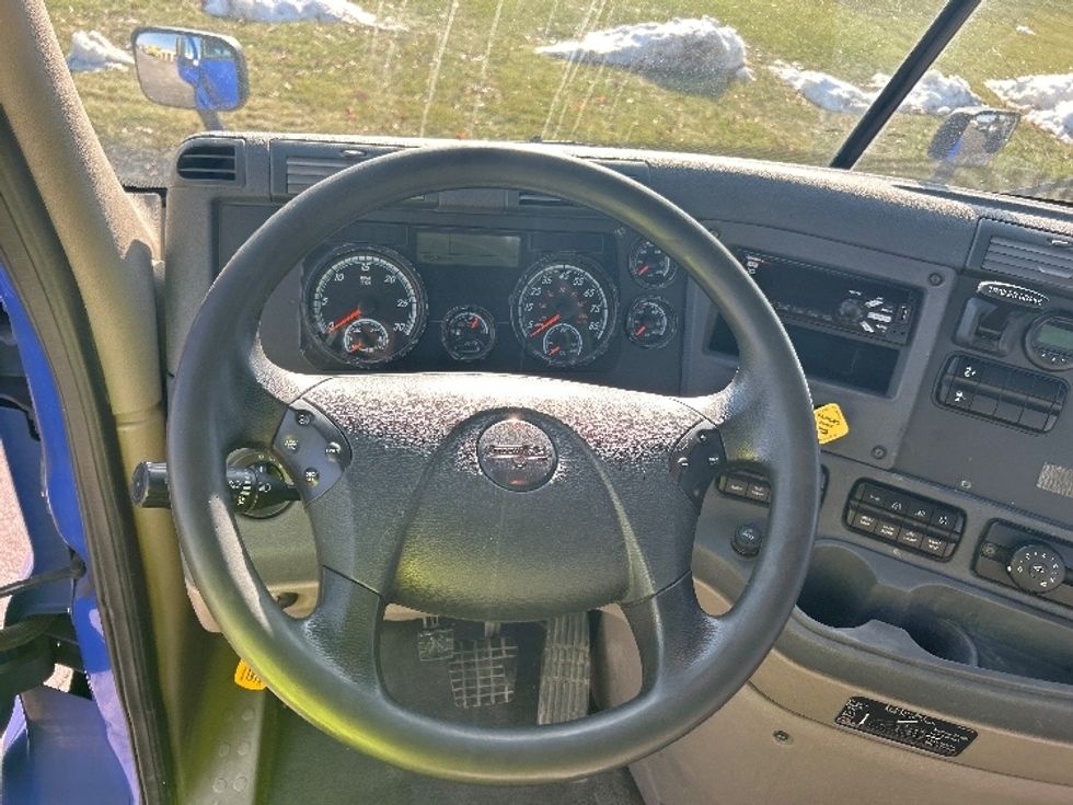 Day Cab Tractor-Heavy Duty Tractors-Freightliner-2020-Cascadia 11364ST-Elkhart-IN-532,372\n\t\tmiles-$ 32,250 - Image 11