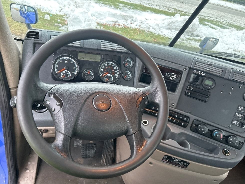 Day Cab Tractor-Heavy Duty Tractors-Freightliner-2020-Cascadia 11364ST-Elkhart-IN-577,217\n\t\tmiles-$ 28,250 - Image 11