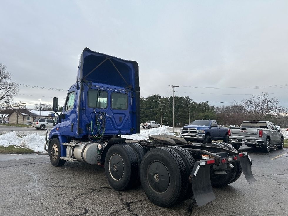 Day Cab Tractor-Heavy Duty Tractors-Freightliner-2020-Cascadia 11364ST-Elkhart-IN-577,217\n\t\tmiles-$ 28,250 - Image 5