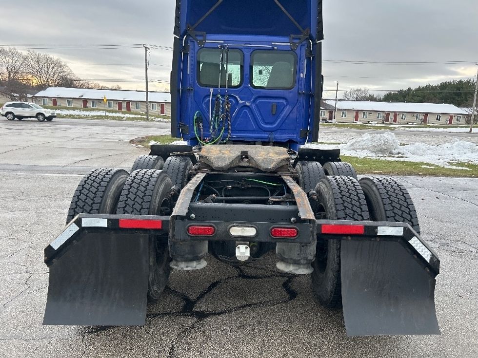 Day Cab Tractor-Heavy Duty Tractors-Freightliner-2020-Cascadia 11364ST-Elkhart-IN-577,217\n\t\tmiles-$ 28,250 - Image 6