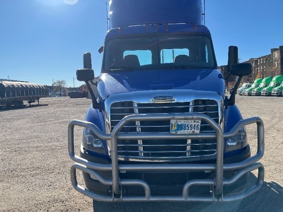 Day Cab Tractor-Heavy Duty Tractors-Freightliner-2020-Cascadia 11364ST-Elkhart-IN-604,464\n\t\tmiles-$ 28,250 - Image 2
