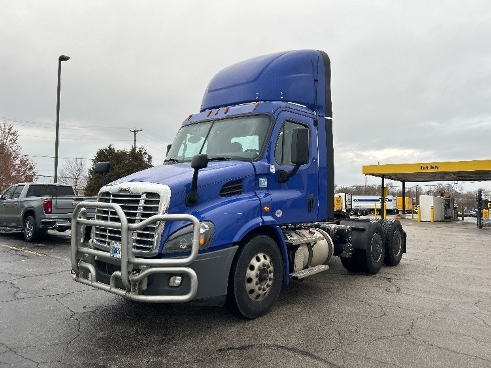 Day Cab Tractor-Heavy Duty Tractors-Freightliner-2020-Cascadia 11364ST-Elkhart-IN-610,689\n\t\tmiles-$ 28,250 - Image 3