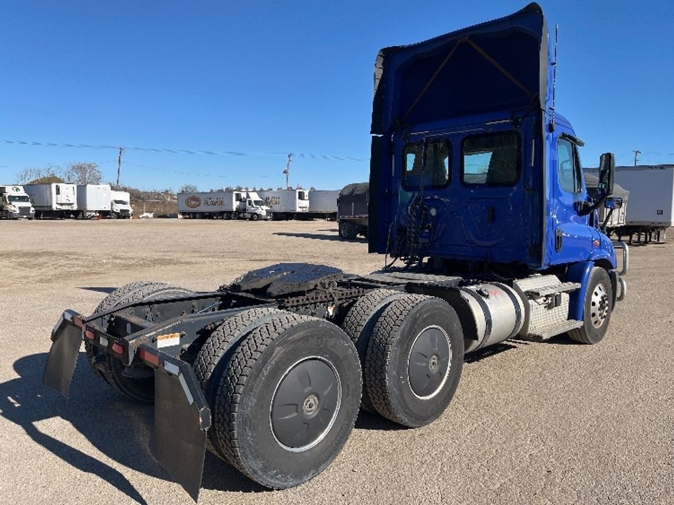 Day Cab Tractor-Heavy Duty Tractors-Freightliner-2020-Cascadia 11364ST-Elkhart-IN-633,565\n\t\tmiles-$ 28,250 - Image 7