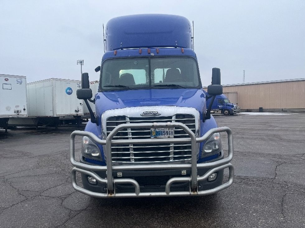 Day Cab Tractor-Heavy Duty Tractors-Freightliner-2020-Cascadia 11364ST-Elkhart-IN-635,931\n\t\tmiles-$ 25,750 - Image 2