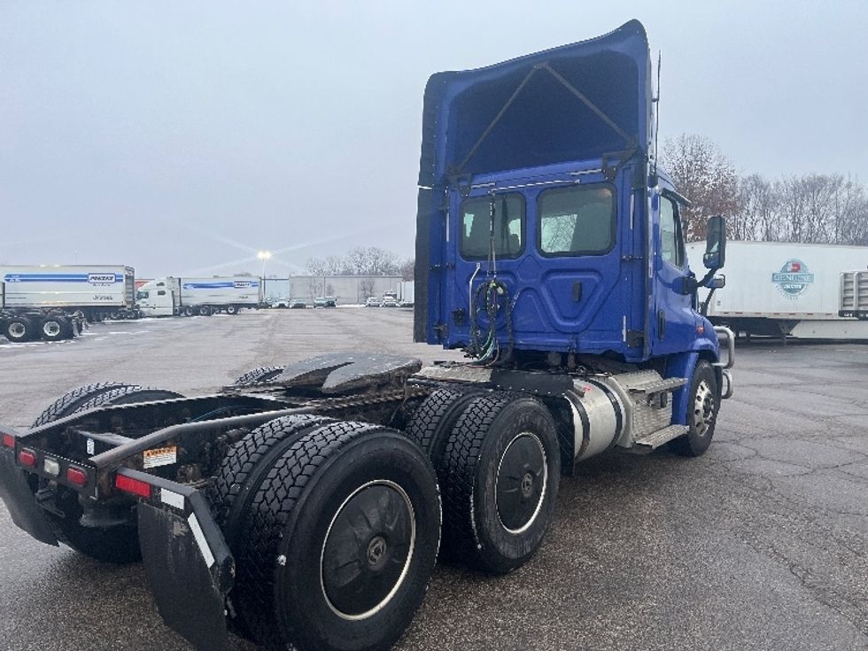 Day Cab Tractor-Heavy Duty Tractors-Freightliner-2020-Cascadia 11364ST-Elkhart-IN-635,931\n\t\tmiles-$ 25,750 - Image 7