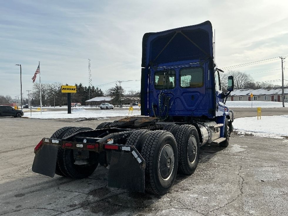 Day Cab Tractor-Heavy Duty Tractors-Freightliner-2020-Cascadia 11364ST-Elkhart-IN-654,183\n\t\tmiles-$ 25,750 - Image 7