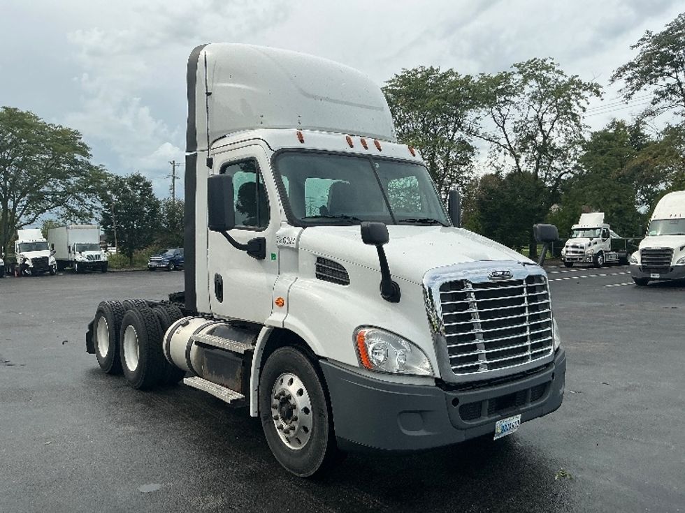 Day Cab Tractor-Heavy Duty Tractors-Freightliner-2020-Cascadia 11364ST-Evansville-IN-341,158\n\t\tmiles-$ 41,750 - Image 1