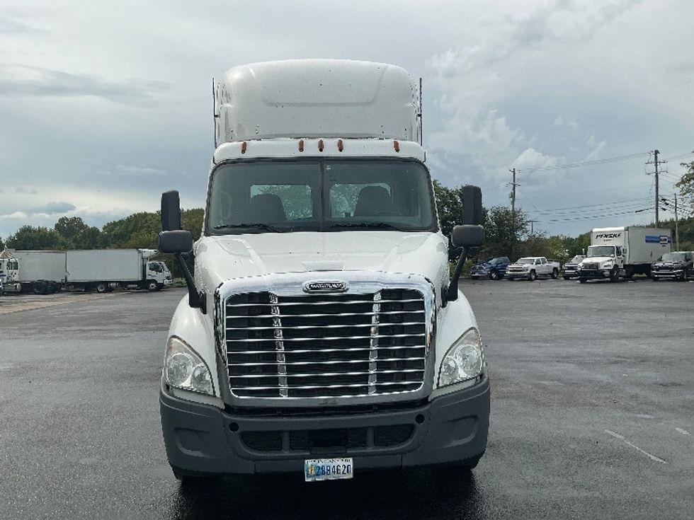 Day Cab Tractor-Heavy Duty Tractors-Freightliner-2020-Cascadia 11364ST-Evansville-IN-341,158\n\t\tmiles-$ 41,750 - Image 2