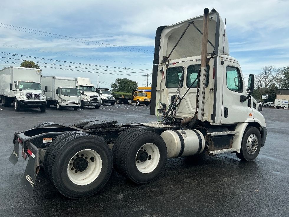 Day Cab Tractor-Heavy Duty Tractors-Freightliner-2020-Cascadia 11364ST-Evansville-IN-341,158\n\t\tmiles-$ 41,750 - Image 7