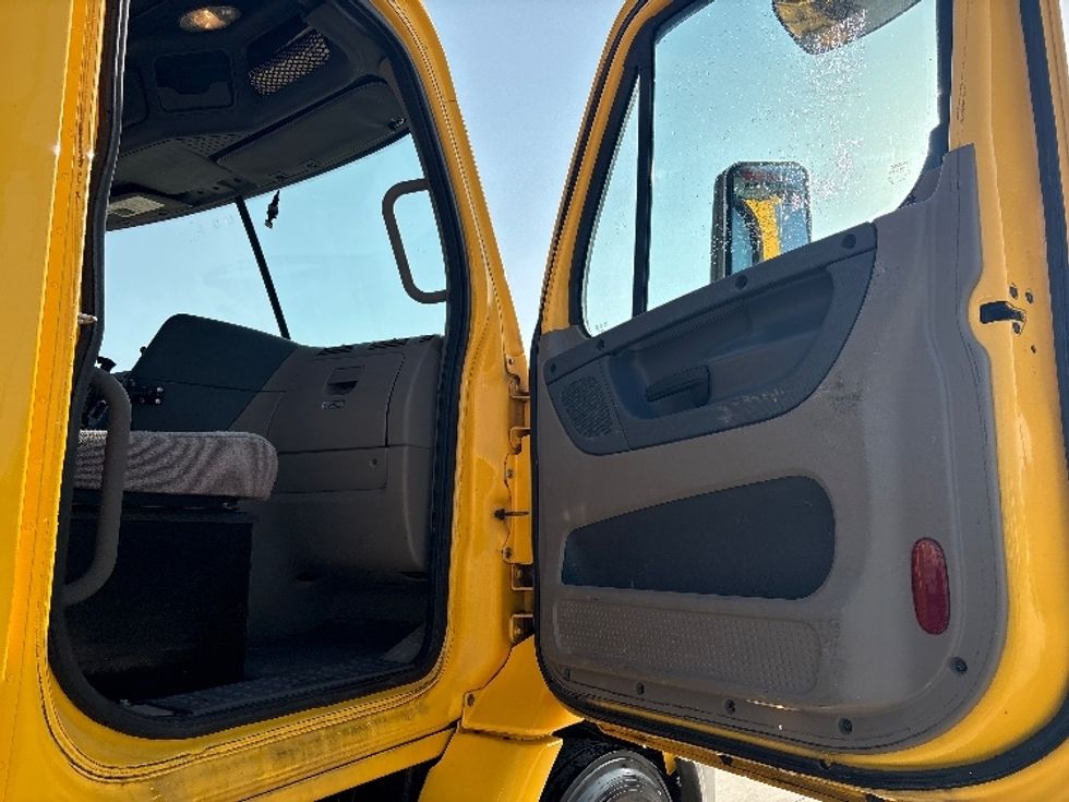 Day Cab Tractor-Heavy Duty Tractors-Freightliner-2020-Cascadia 11364ST-Fort Worth-TX-481,490\n\t\tmiles-$ 34,250 - Image 12
