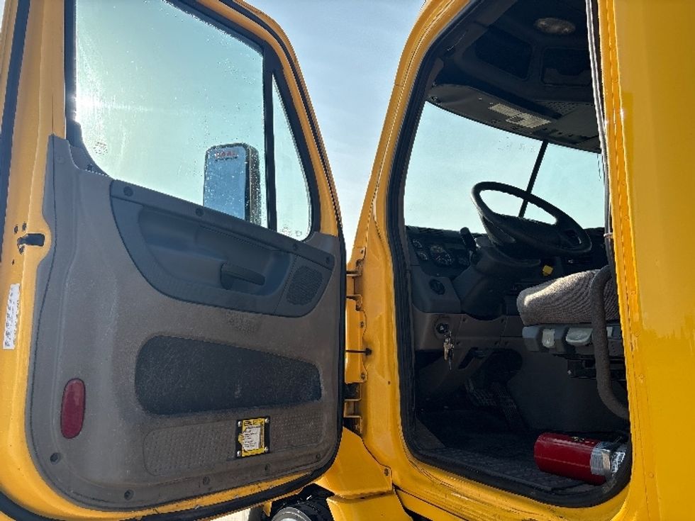 Day Cab Tractor-Heavy Duty Tractors-Freightliner-2020-Cascadia 11364ST-Fort Worth-TX-481,490\n\t\tmiles-$ 34,250 - Image 9