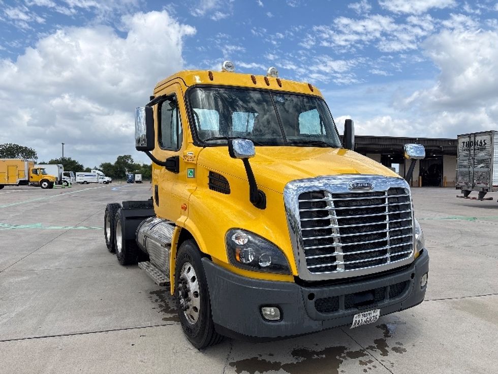 Day Cab Tractor-Heavy Duty Tractors-Freightliner-2020-Cascadia 11364ST-Fort Worth-TX-506,028\n\t\tmiles-$ 31,750 - Image 1